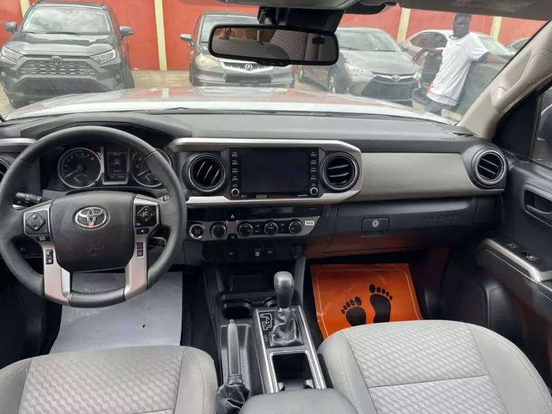 Toyota Tacoma   - 2023