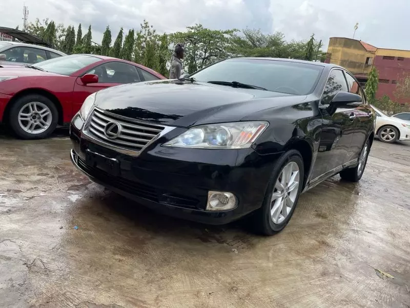 Lexus ES 350   - 2010