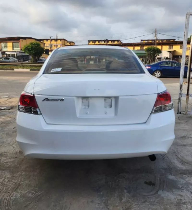 Honda Accord   - 2009