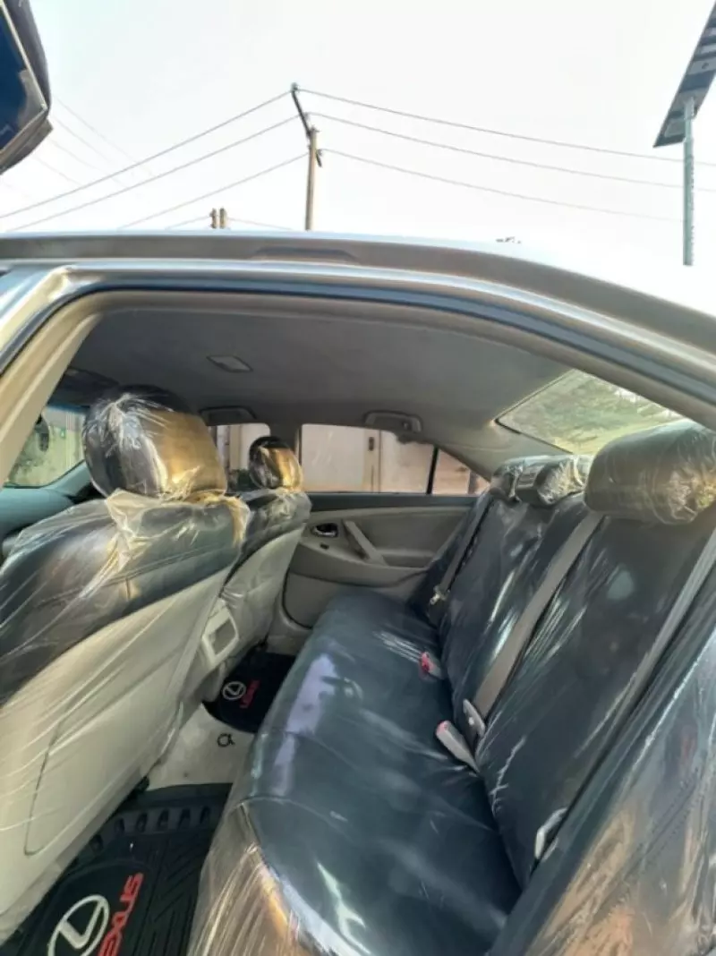 Toyota Camry   - 2011