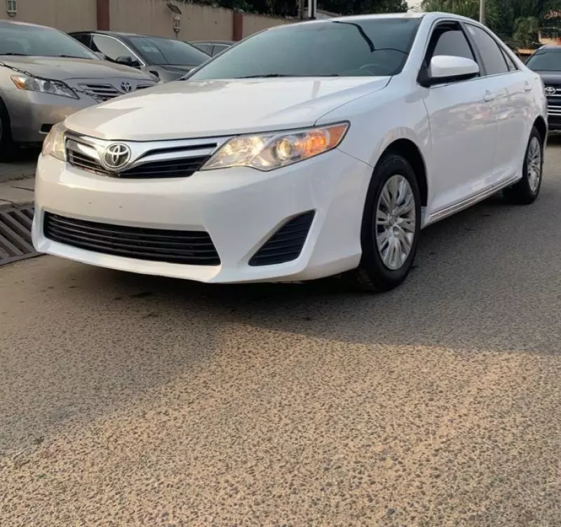 Toyota Camry   - 2012