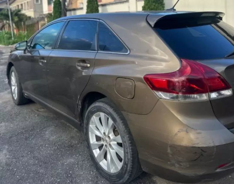 Toyota Venza   - 2013