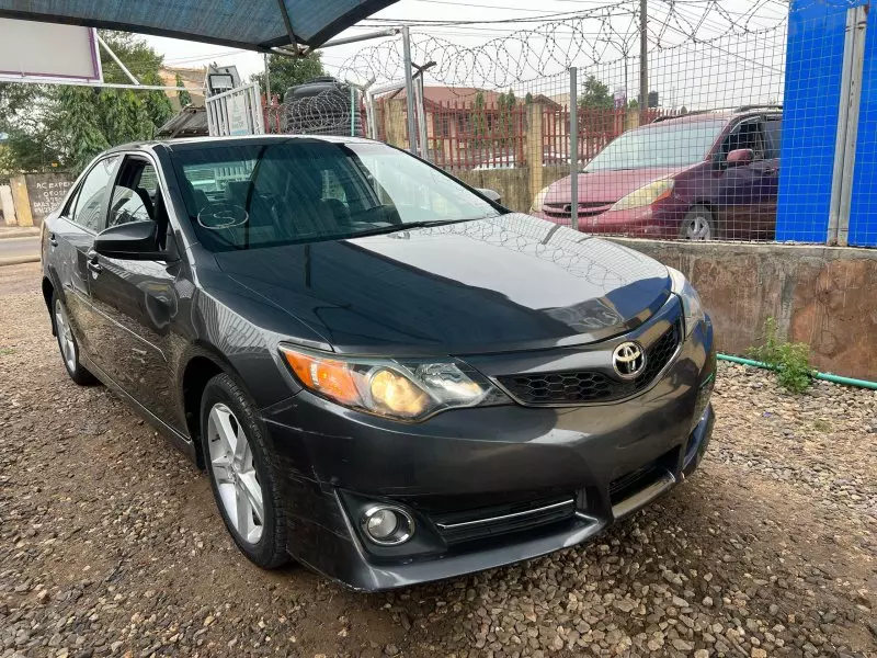 Toyota Camry   - 2013