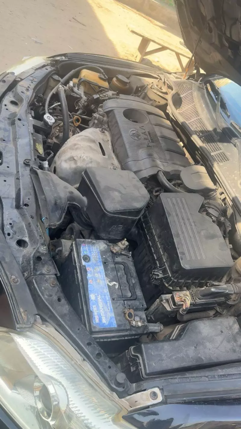 Toyota Camry   - 2011
