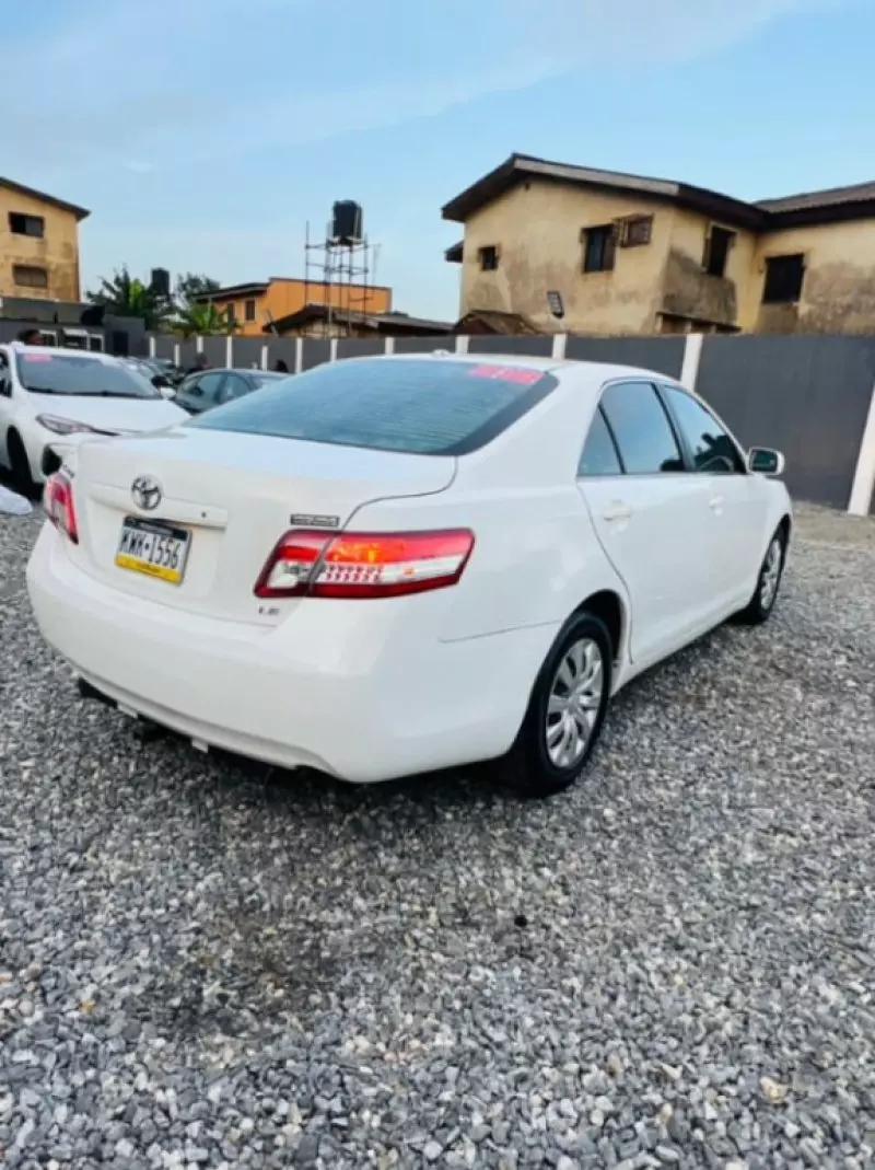 Toyota Camry   - 2010