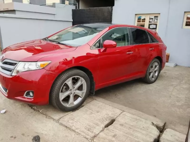 Toyota Venza   - 2012