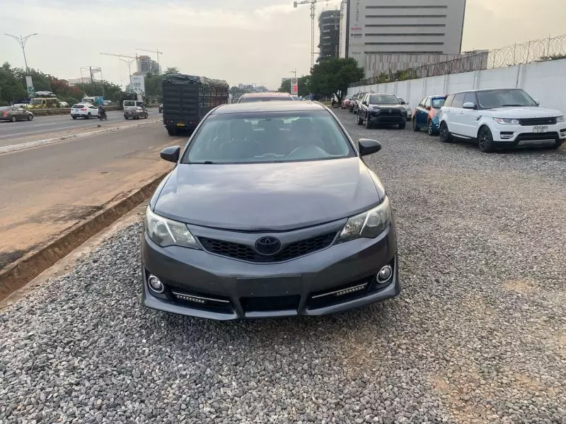 Toyota Camry   - 2014
