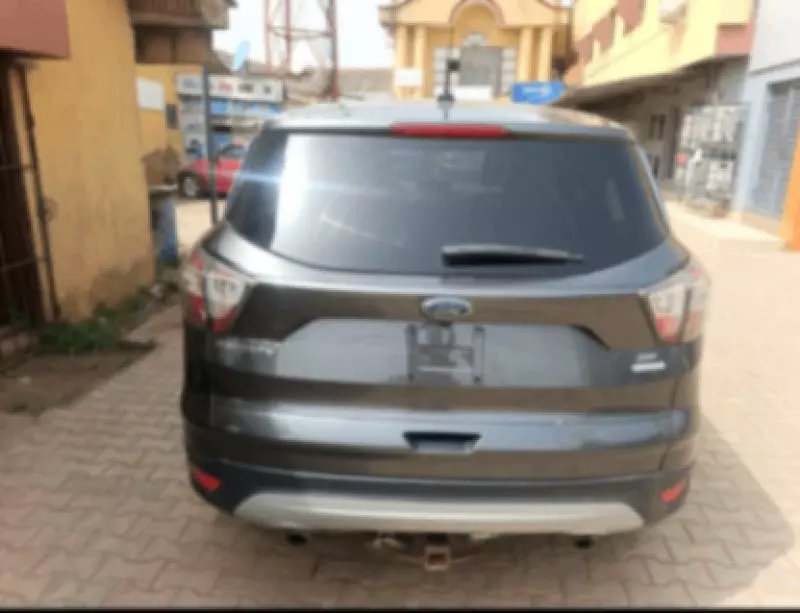 Ford Escape   - 2017