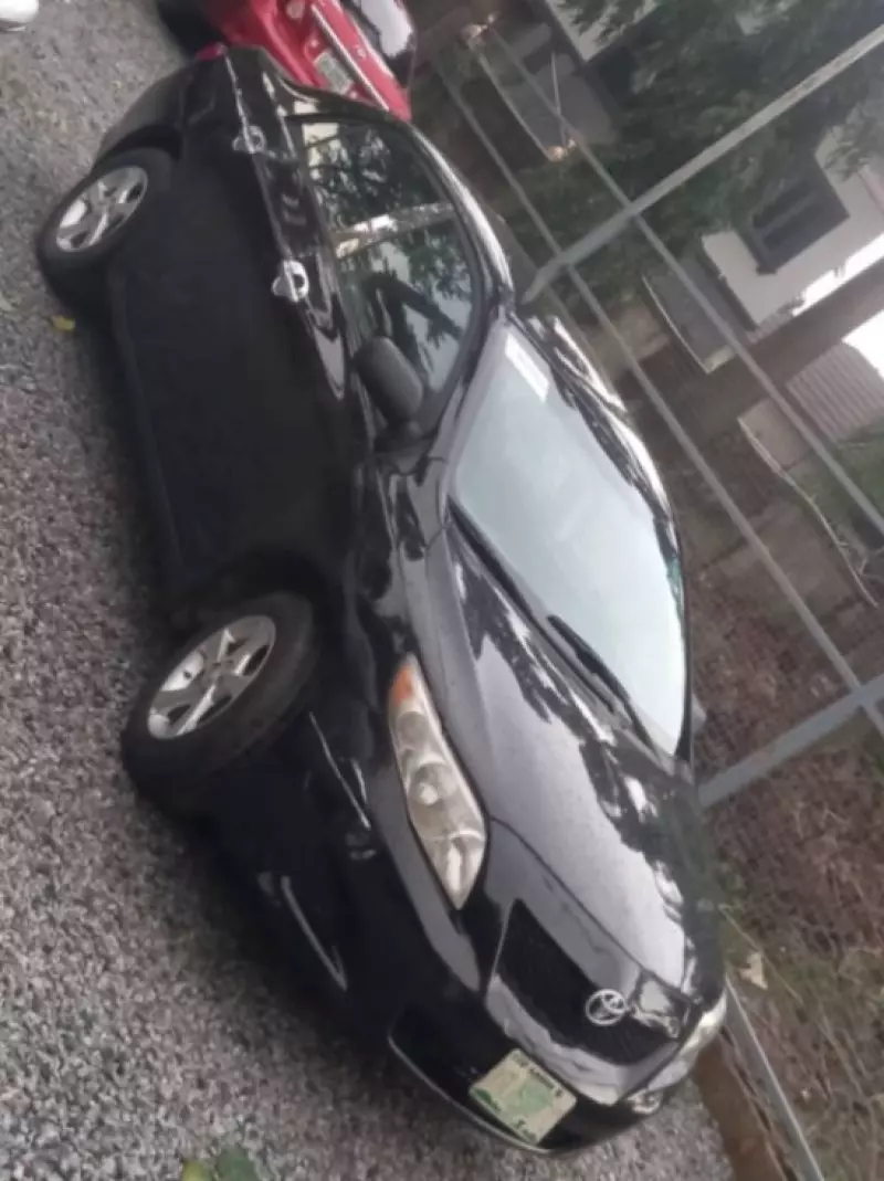 Toyota Corolla   - 2009