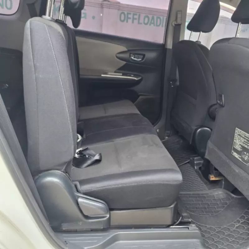 Toyota Wish   - 2011