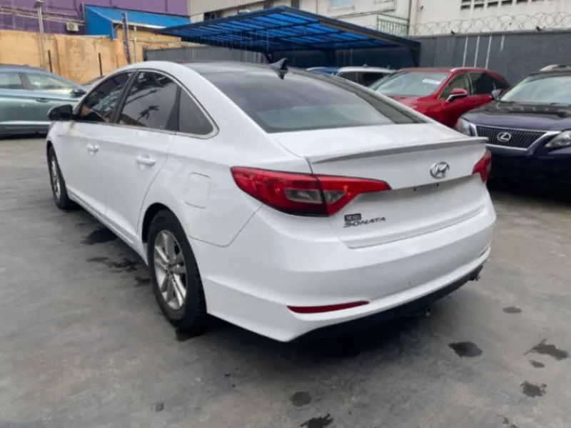 Hyundai Sonata   - 2016