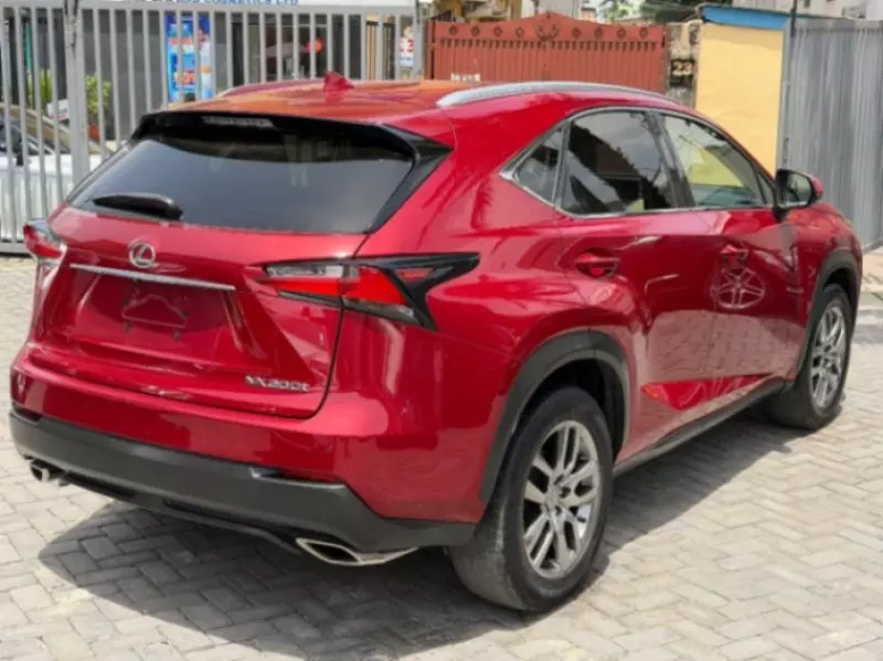 Lexus NX   - 2016