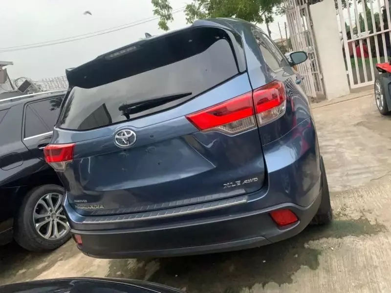 Toyota Highlander   - 2018