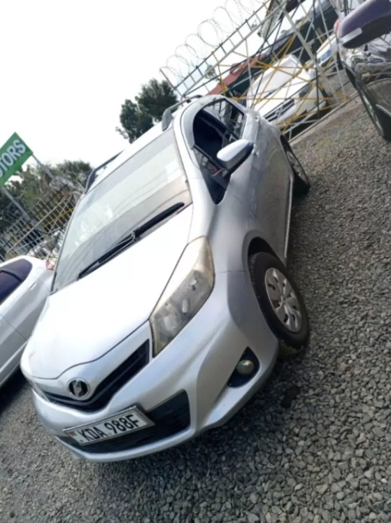 Toyota Vitz   - 2016