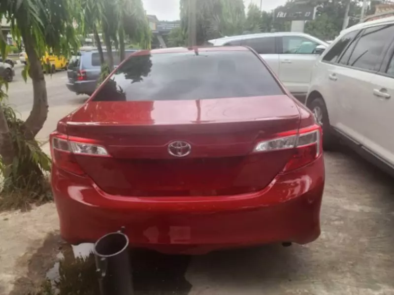 Toyota Camry   - 2014