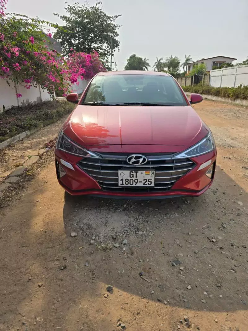 Hyundai Elantra   - 2020
