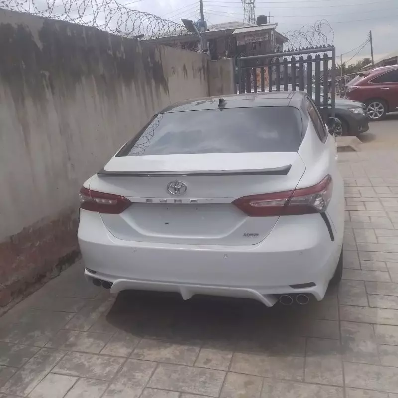 Toyota Camry   - 2018