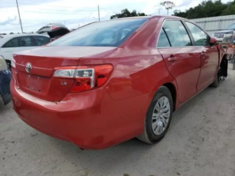 Toyota Camry   - 2013