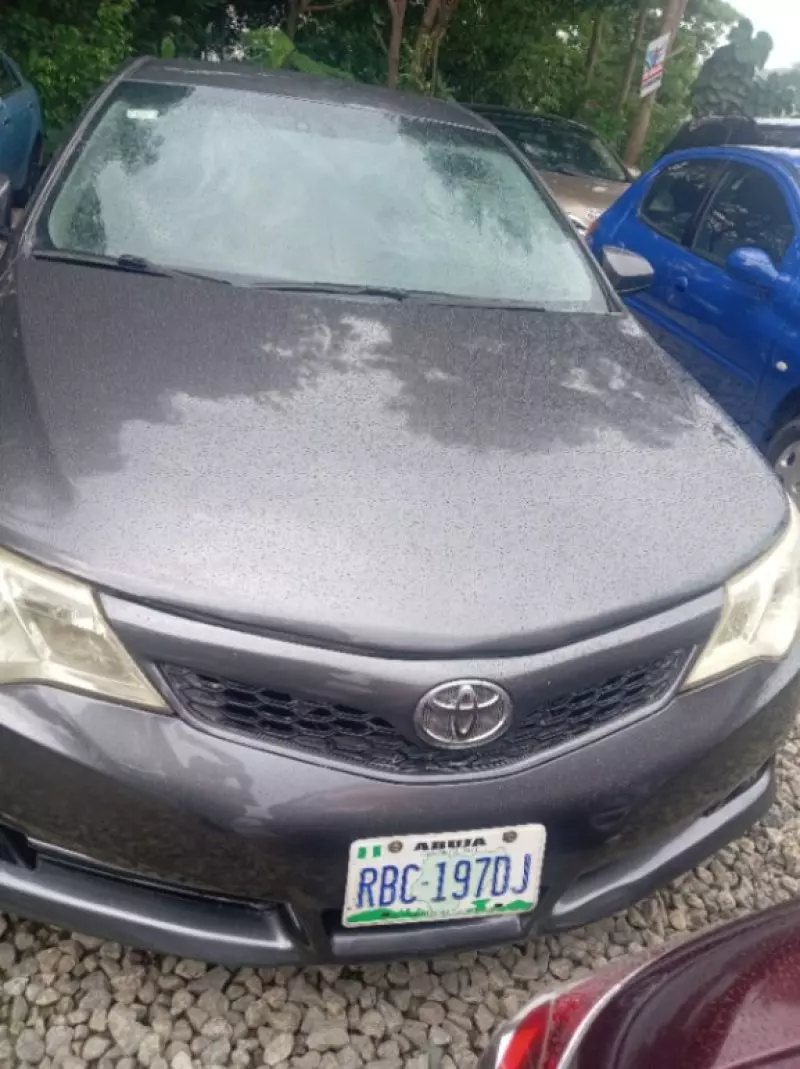 Toyota camry   - 2013