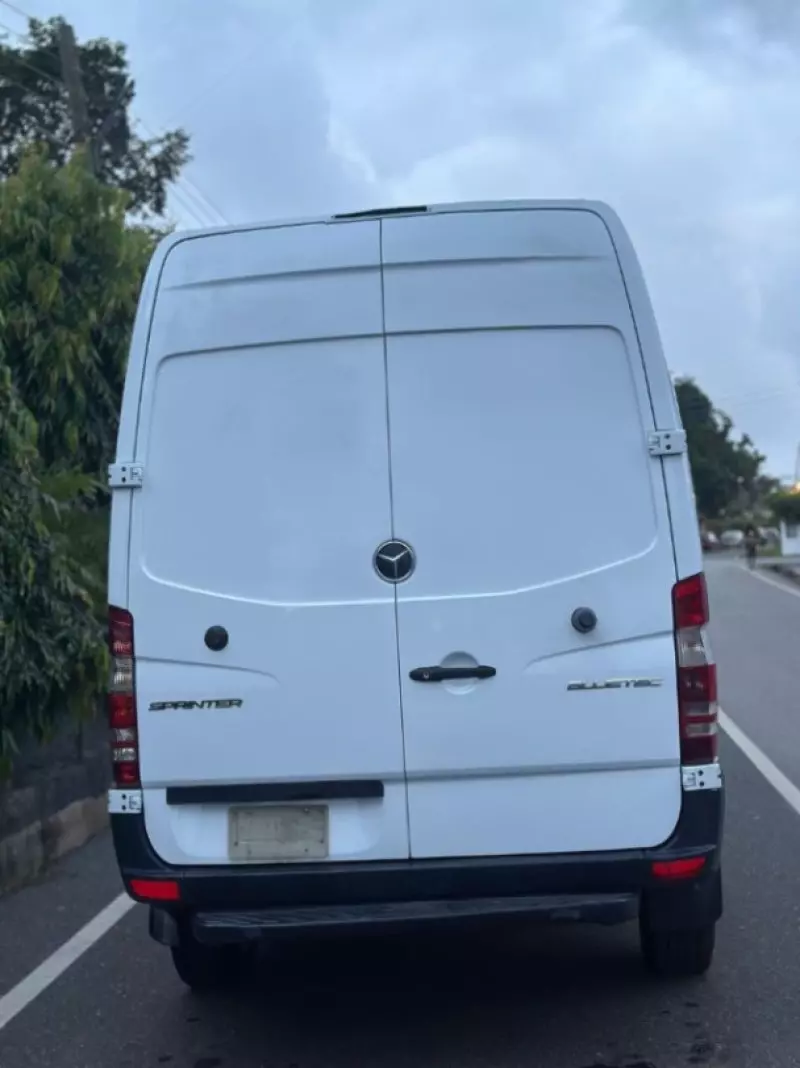 Mercedes-Benz Sprinter   - 2014