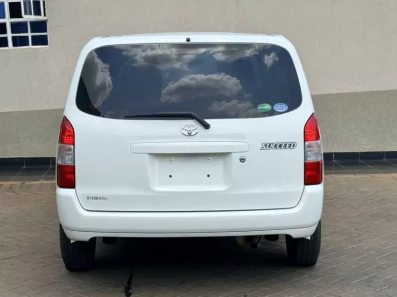 Toyota Succeed    - 2018