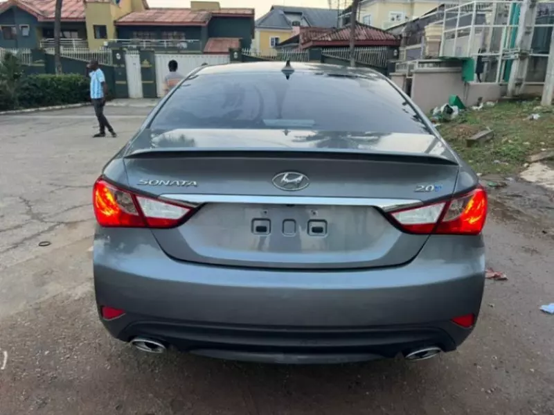 Hyundai Sonata   - 2014