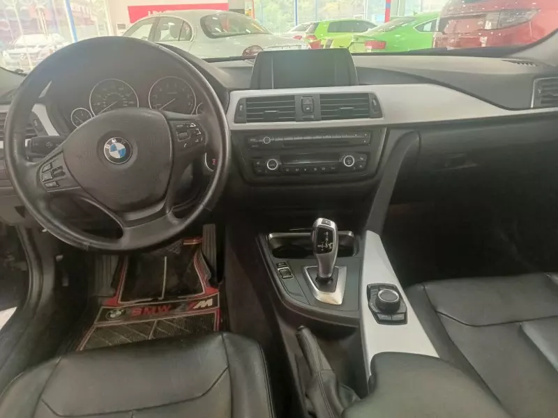 BMW 328   - 2012
