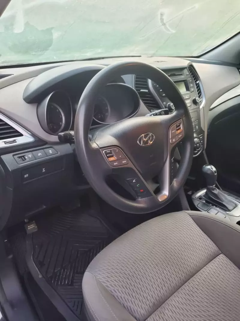 Hyundai Santa Fe   - 2013