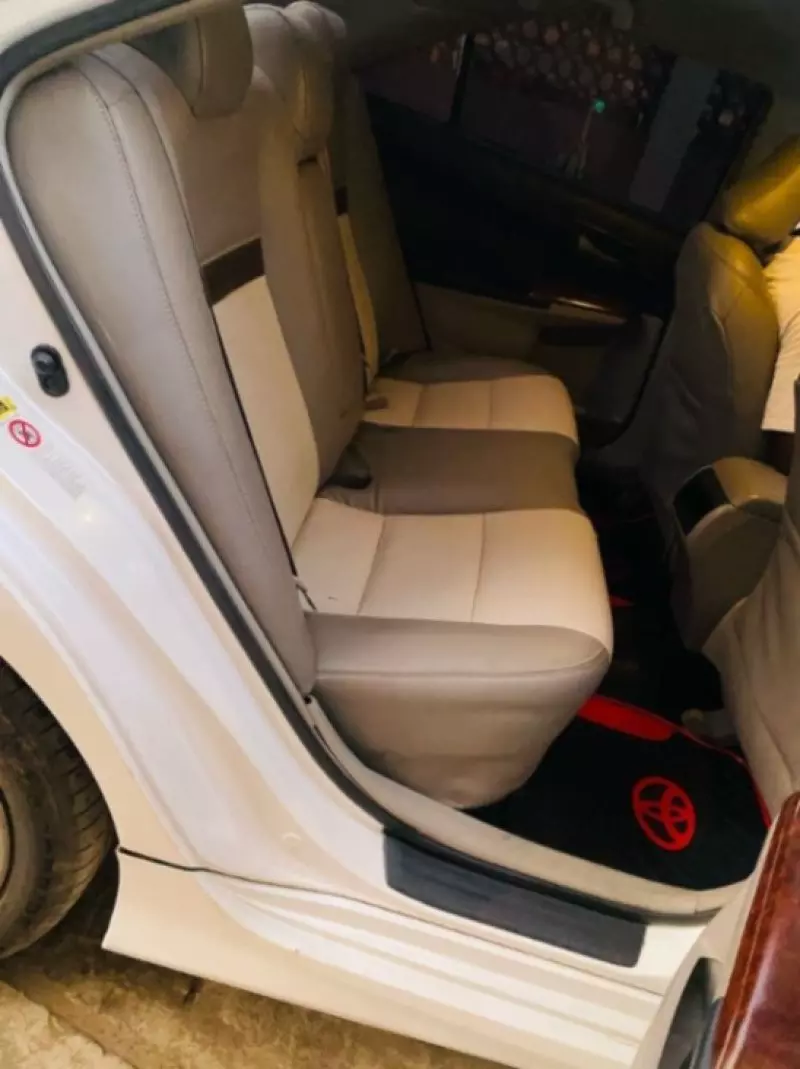 Toyota Camry   - 2012