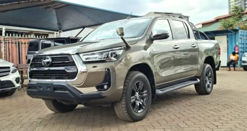 Toyota Hilux   - 2020