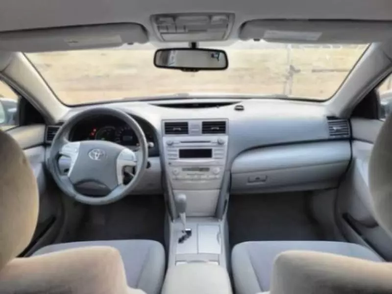 Toyota Camry   - 2010
