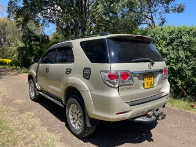 Toyota Fortuner   - 2014