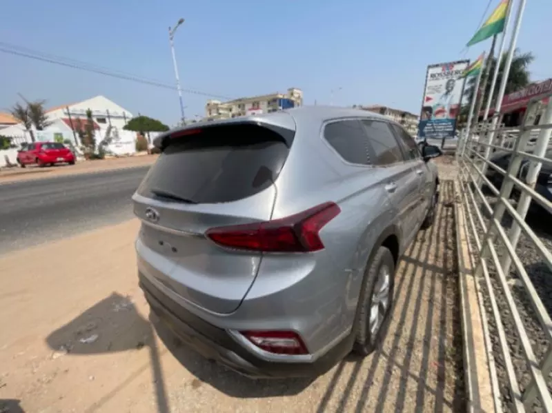 Hyundai Santa Fe   - 2020