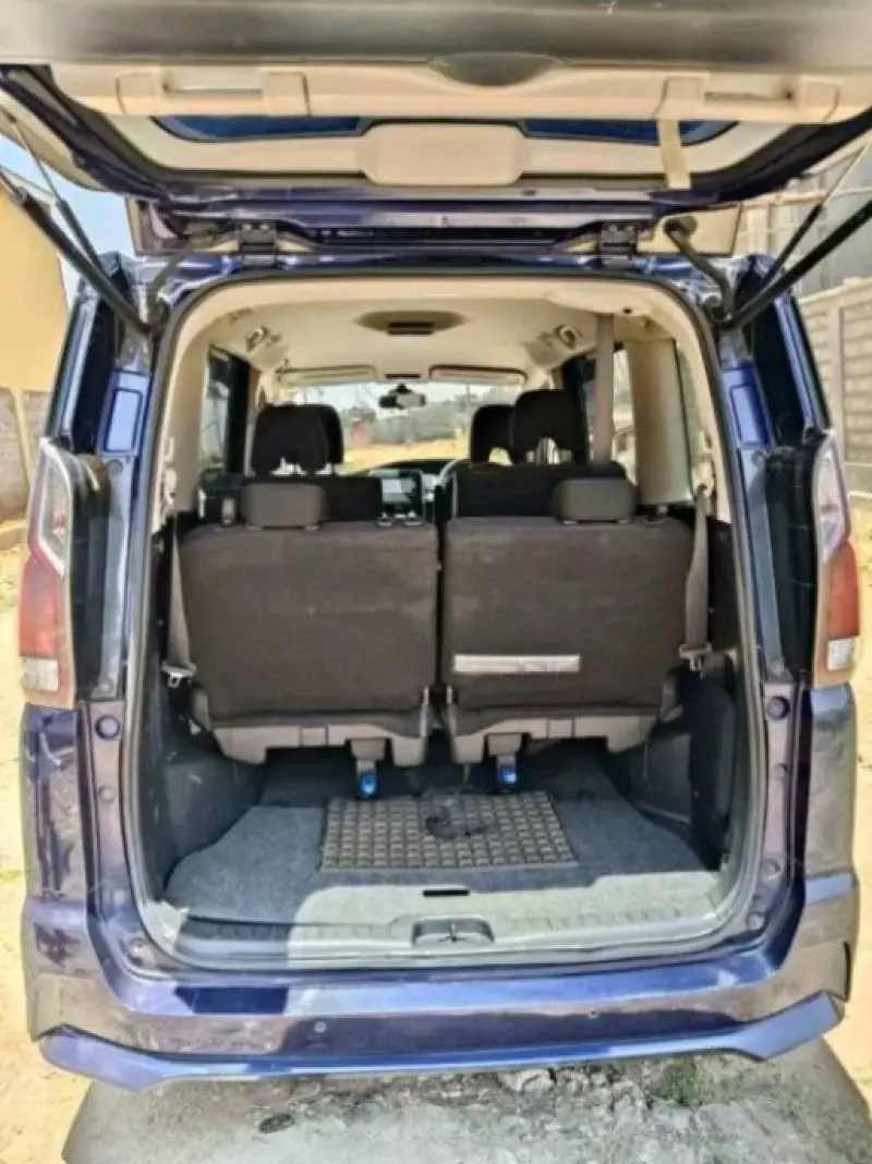 Nissan Serena Hybrid    - 2017