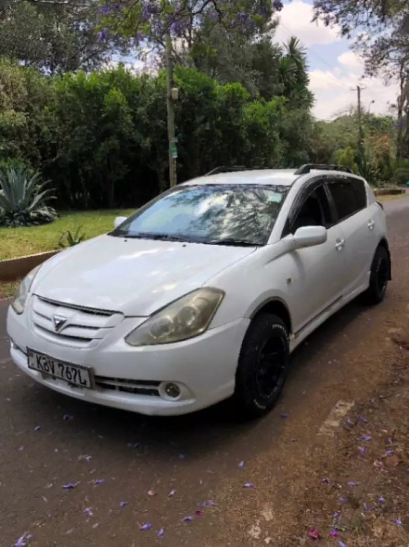 Toyota Caldina - 2005