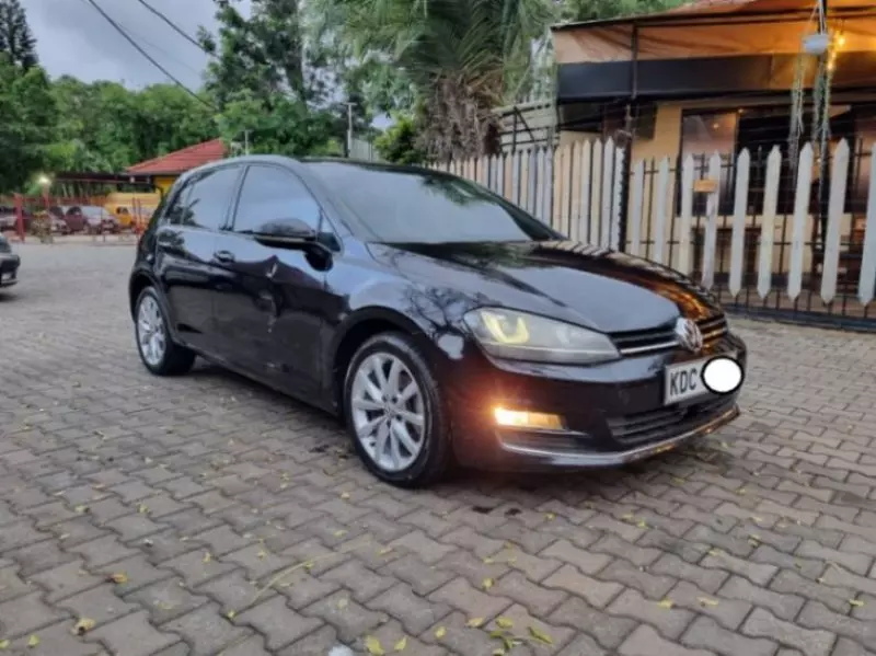 Volkswagen Golf   - 2014