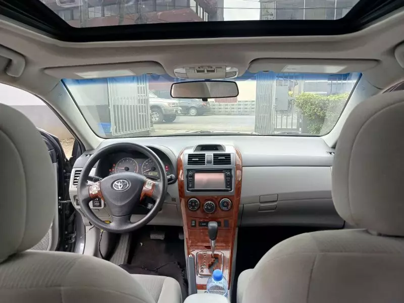 Toyota Corolla   - 2012