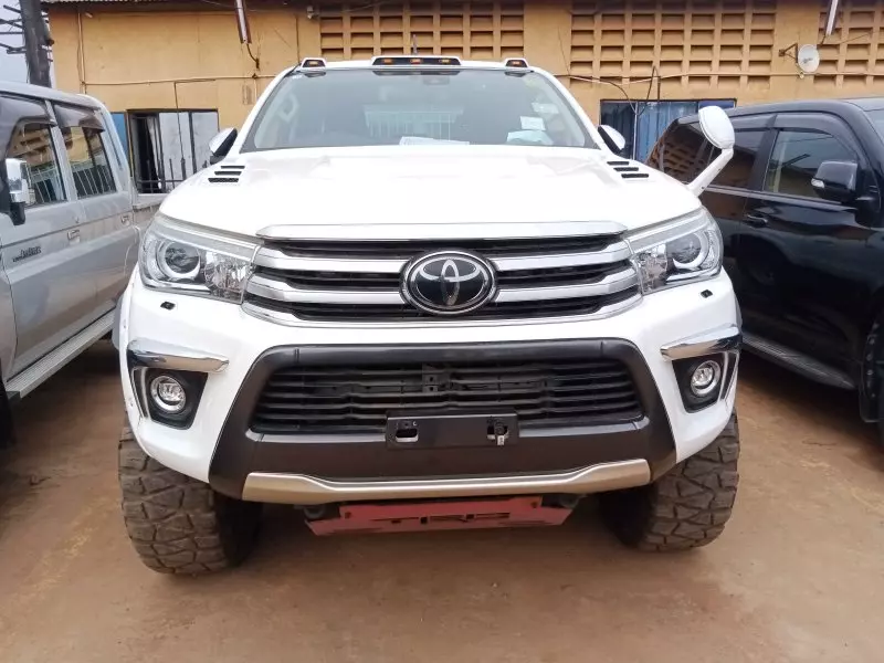 Toyota Hilux   - 2018