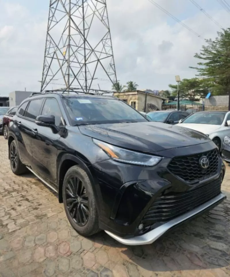 Toyota Highlander   - 2024