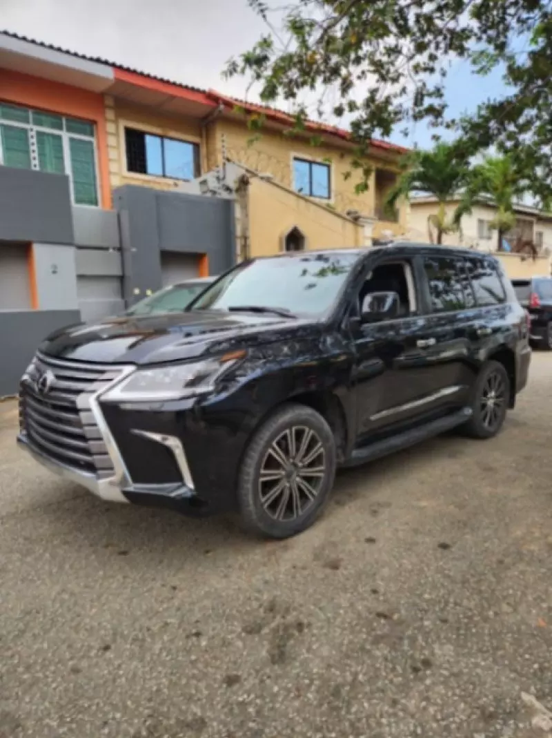 Lexus LX 570
