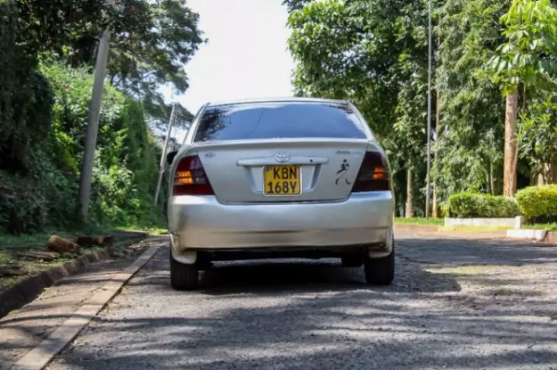 Toyota Allex    - 2003