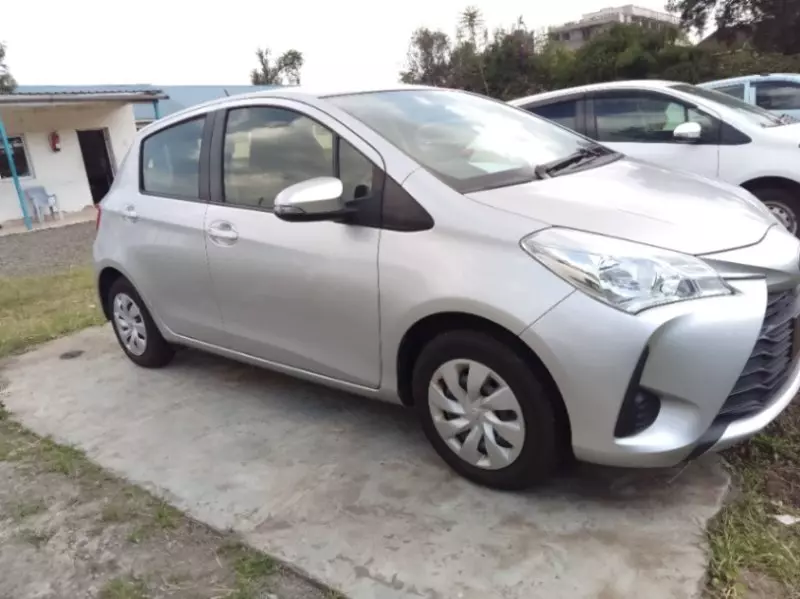 Toyota Vitz   - 2018