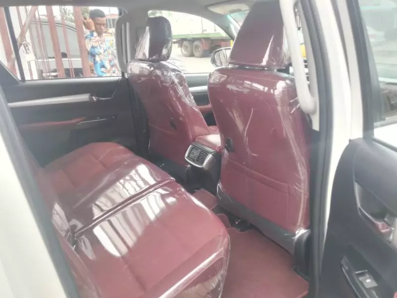 Toyota Hilux   - 2020