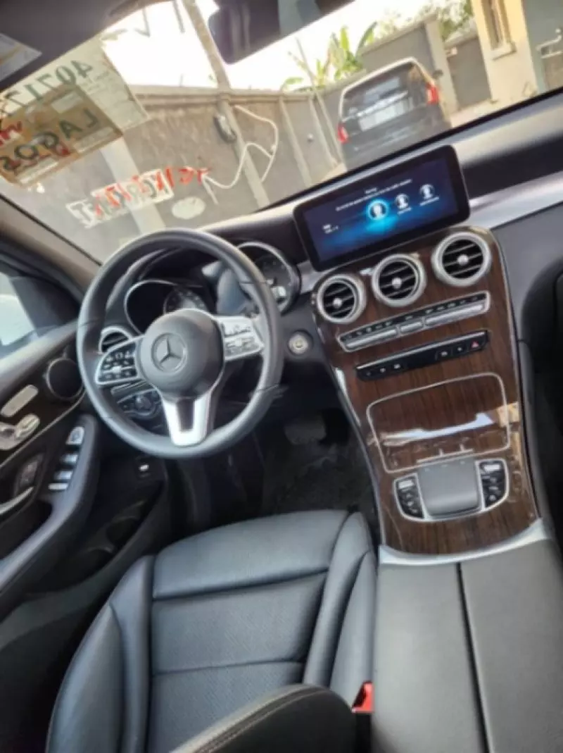 Mercedes-Benz GLC 300   - 2022