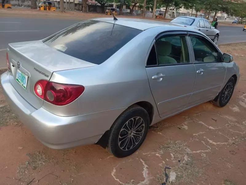 Toyota Corolla   - 2006