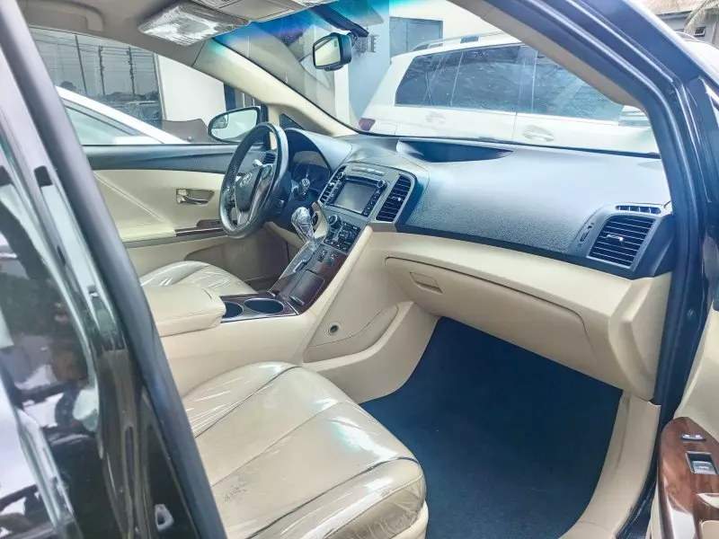 Toyota Venza   - 2013