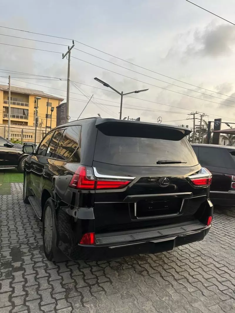 Lexus LX 570   - 2019