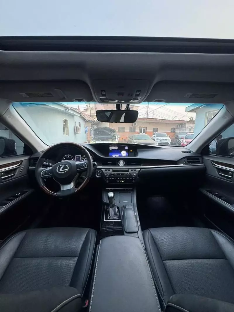 Lexus ES 350   - 2016