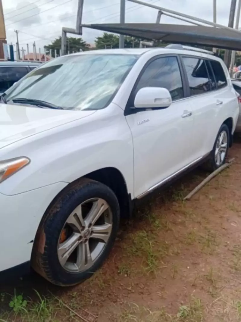 Toyota Highlander   - 2009