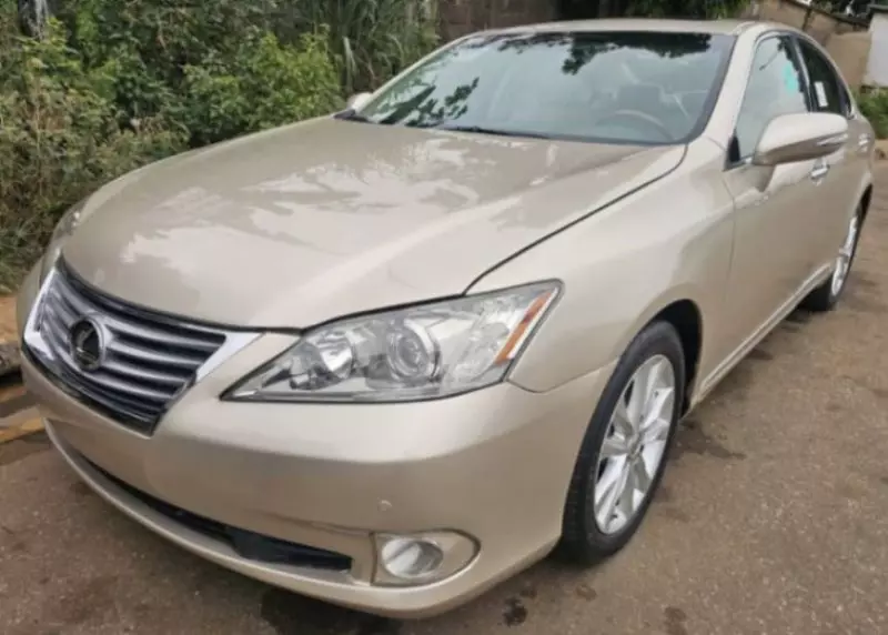 Lexus ES 350   - 2010